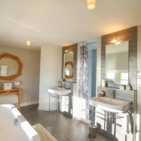 Sleeps 16 Pool Air Con Wifi Villa
