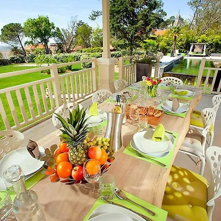 Sleeps 16 Pool Air Con Wifi