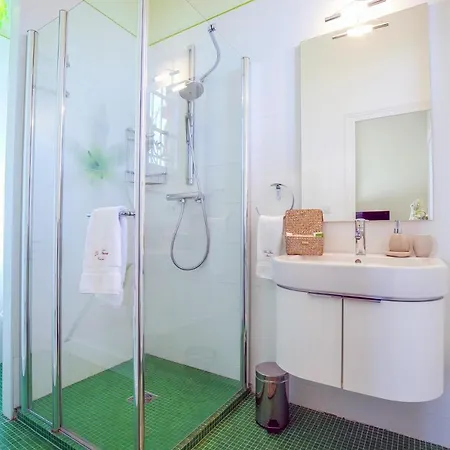 Sleeps 16 Pool Air Con Wifi Taussat-les-Bains