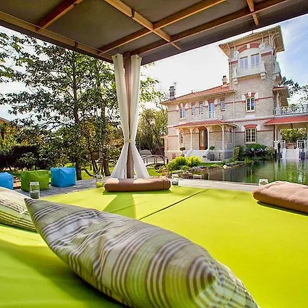 Sleeps 16 Pool Air Con Wifi * Taussat-les-Bains
