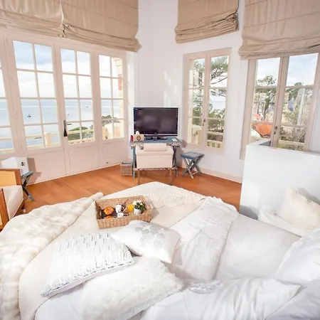 Villa Sleeps 16 Pool Air Con Wifi