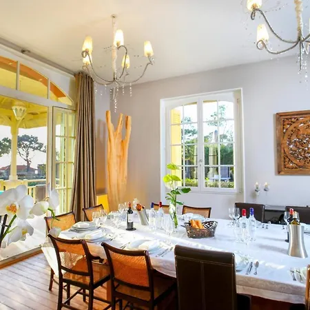Villa Sleeps 16 Pool Air Con Wifi Taussat-les-Bains
