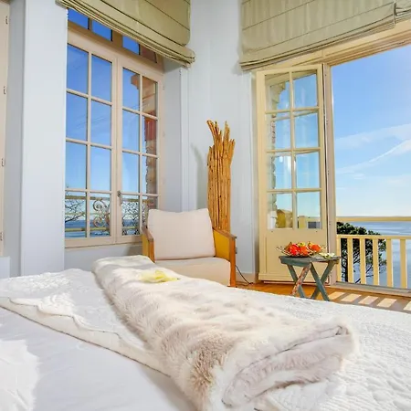 Sleeps 16 Pool Air Con Wifi *